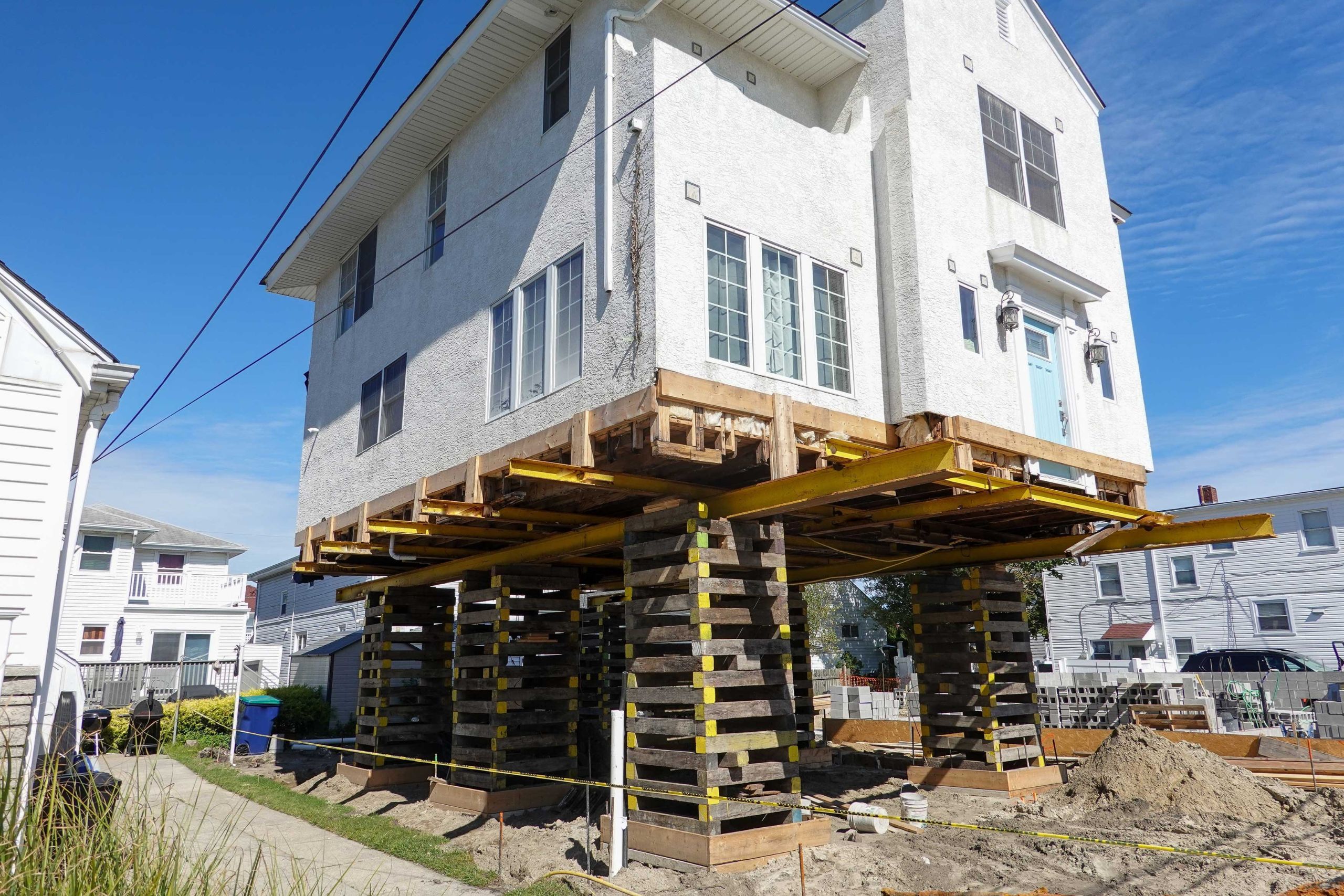 Located in Summerville, South Carolina, we are a company that specializes in house lifting, small distance house moving, piles and foundations.